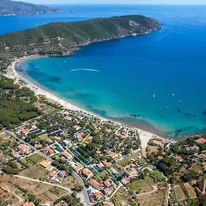 https://due-golfi.it-tuscanyhotel.com