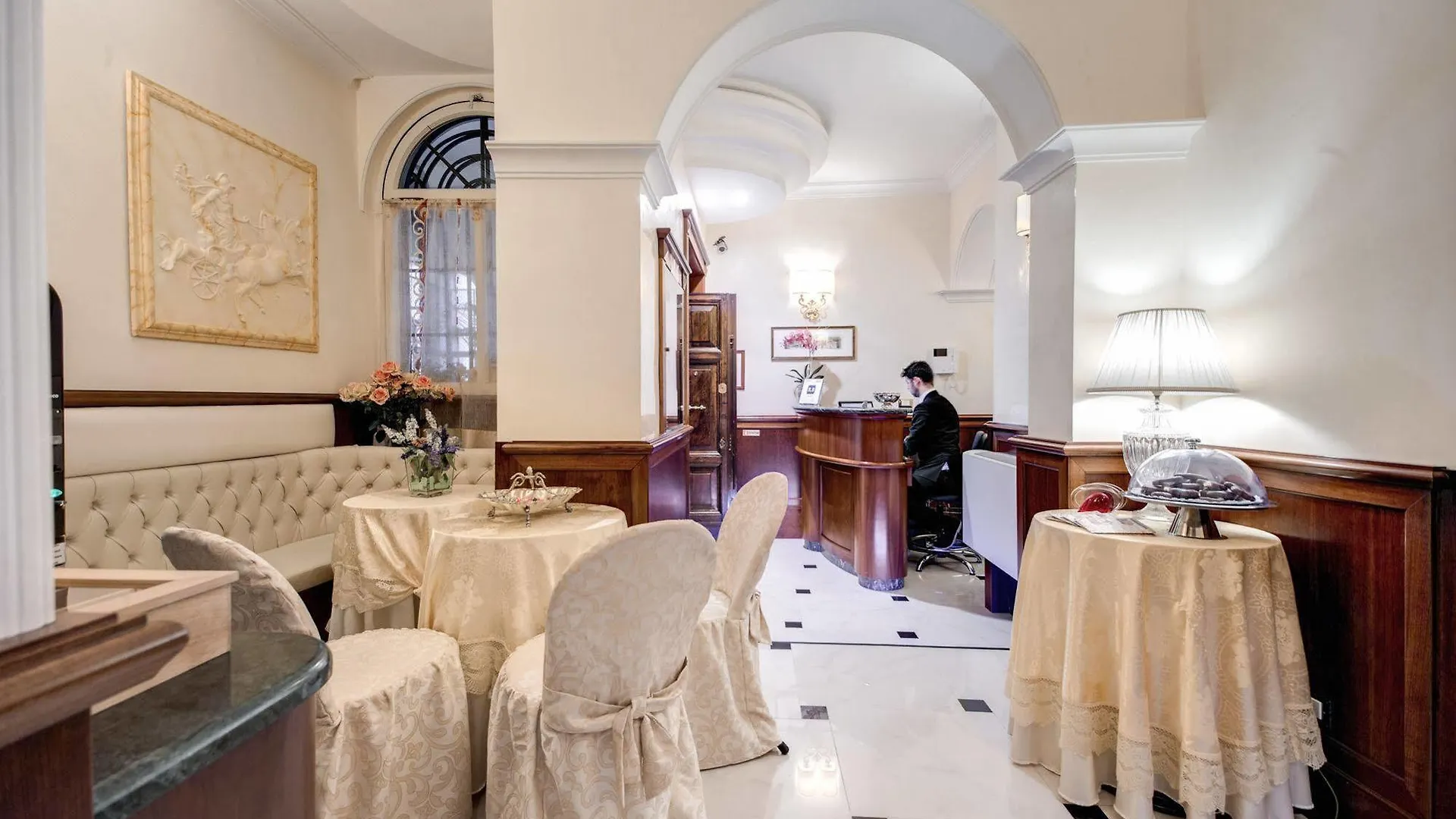 Esedra Inn Roma 2*,  Italia